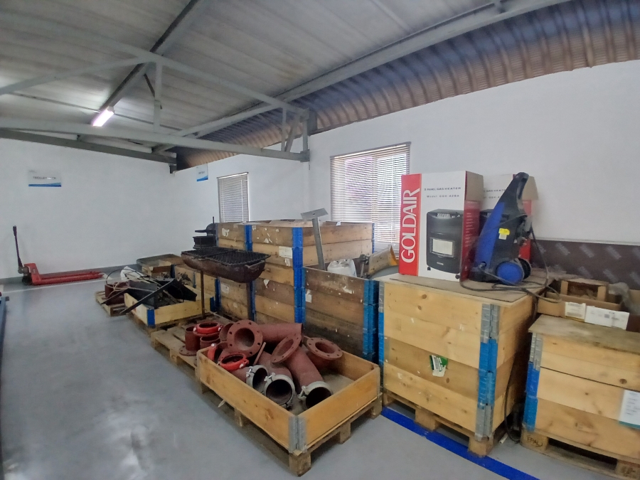 To Let commercial Property for Rent in Oos Einde North West